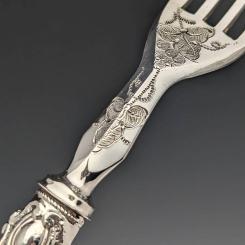 Around 1870 British Antique White Pearl Shell Handle Dessert Cutlery 8 Pair Set in Wooden Box