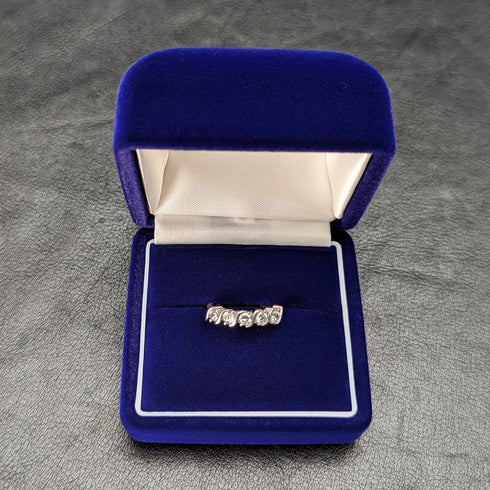 British Vintage Jewelry Cubic Zirconia x5 Sterling Silver Ring