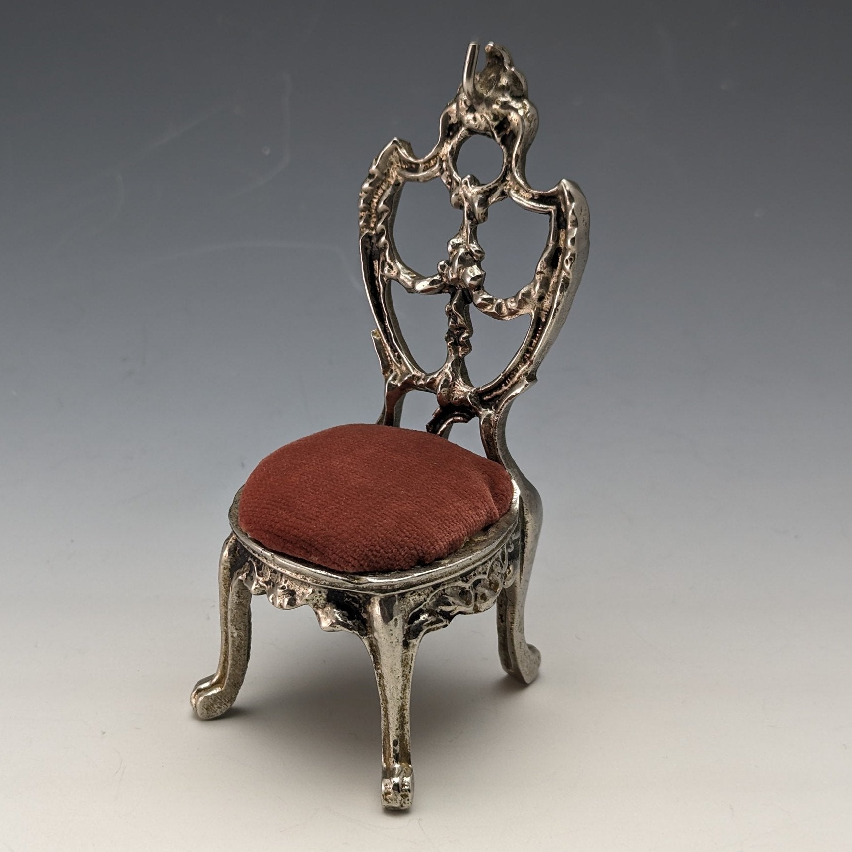 1920年代 真鍮製 椅子型 懐中時計ホルダー レッドシート