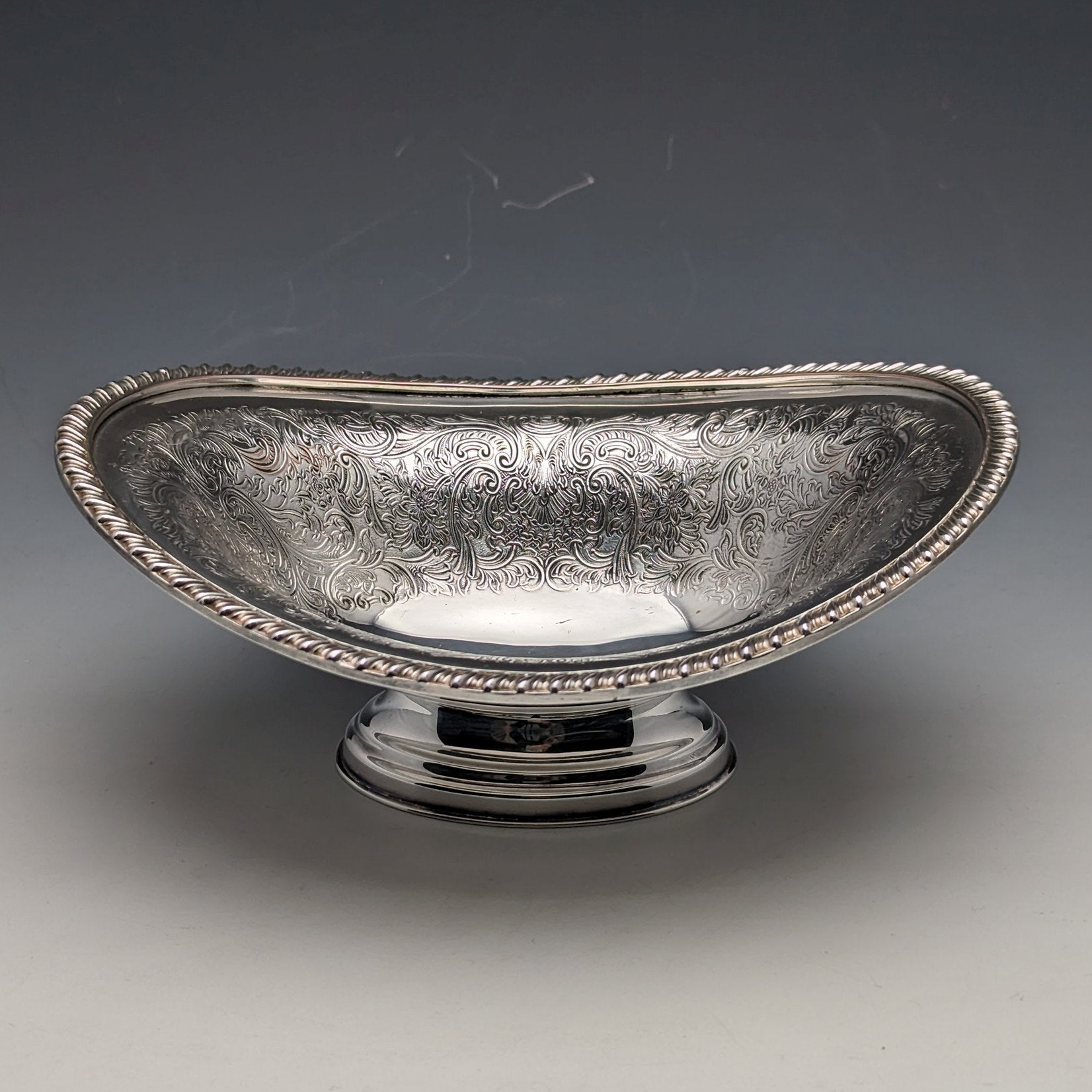 英国ヴィンテージ シルバープレート製 脚付きボウルディッシュ Barker