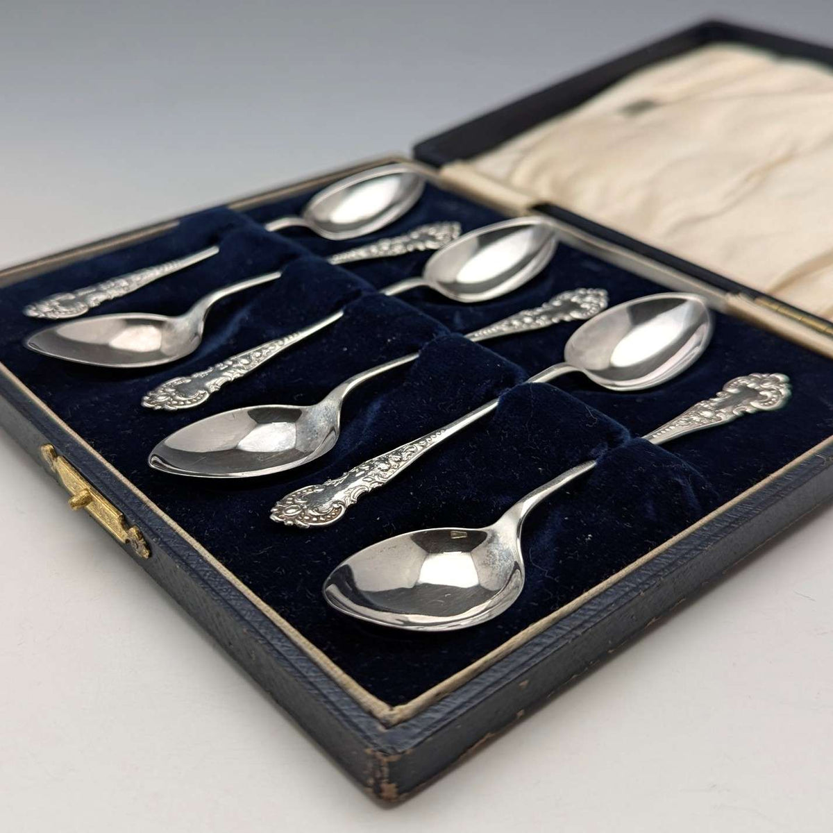 1914 British antique sterling silver tea spoon set of 6 in case, Rober ...